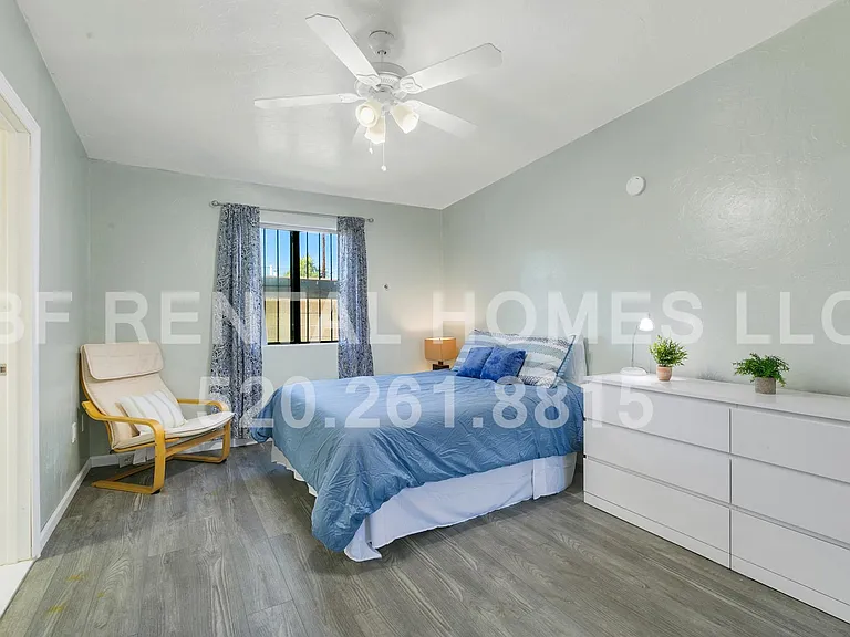 2319 E Helen St #2 — Photo 12