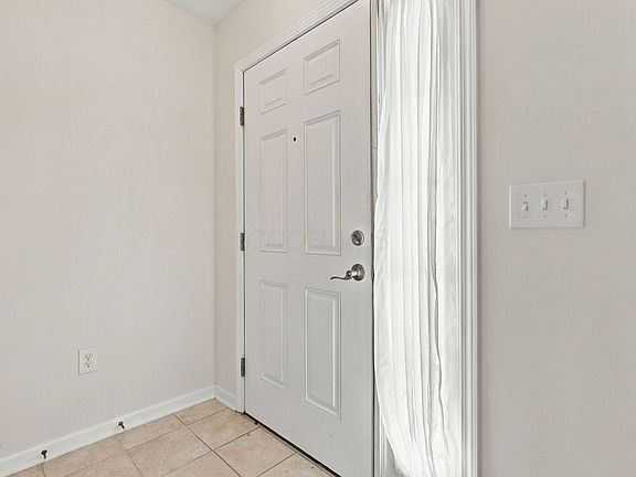 5th image of 963 Governors Cir