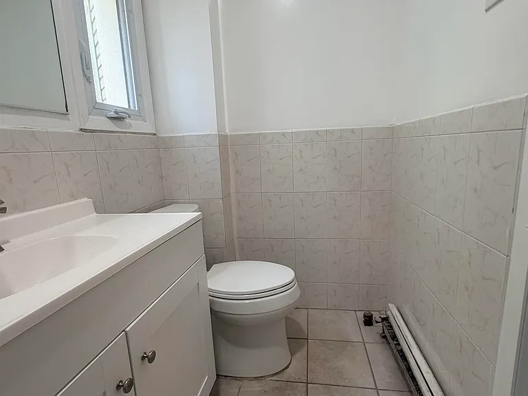 124 Winfield Ave #1 — Photo 3