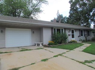 1636 Beverly Ln, West Bend, WI 53090