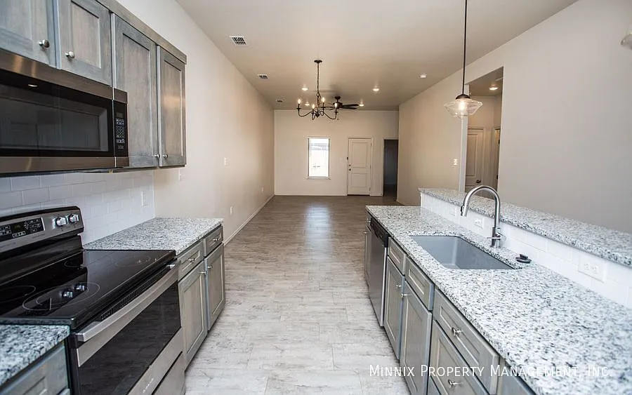 2 bedroom/ 2 bath | Frenship Isd | 1112 N. 7th St. — Photo 3