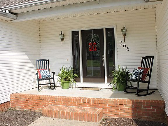 5th image of 206 Saint Martins Dr