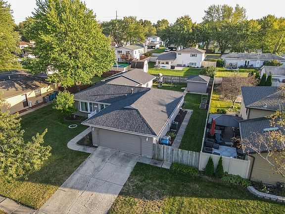 3rd image of 280 Kathy Dr