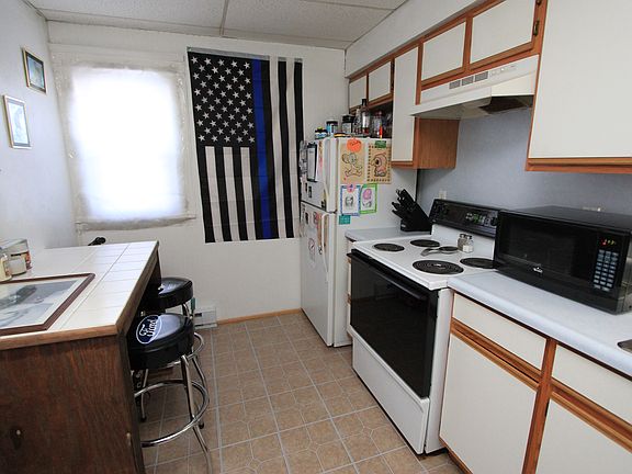 2nd image of 100 Ashley St APT 3