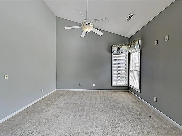 5990 Fox Point Cir — Photo 3