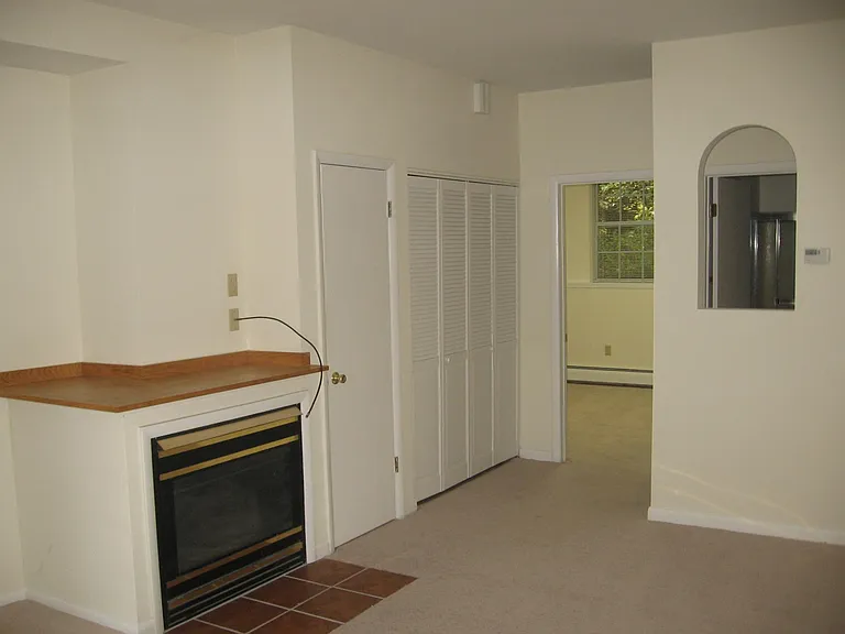 Eastgate Apartments — Photo 13