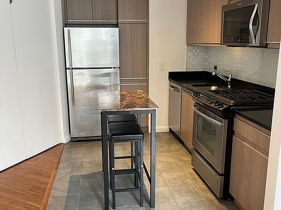 5th image of 66 Rockwell Pl APT 6P