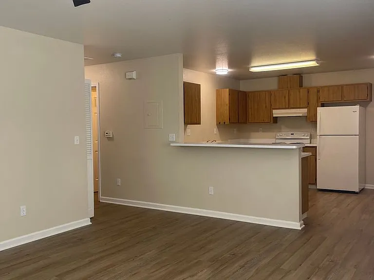 802 Cally Ct — Photo 11