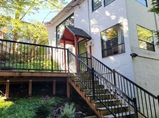 4900-4902 SW Slavin Rd, Portland, OR 97239