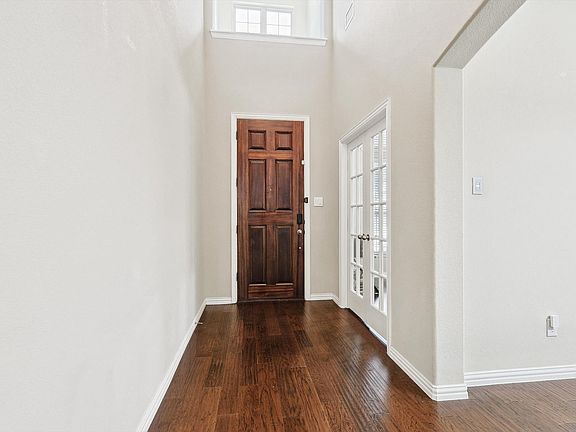 3rd image of 2913 N Umberland Dr