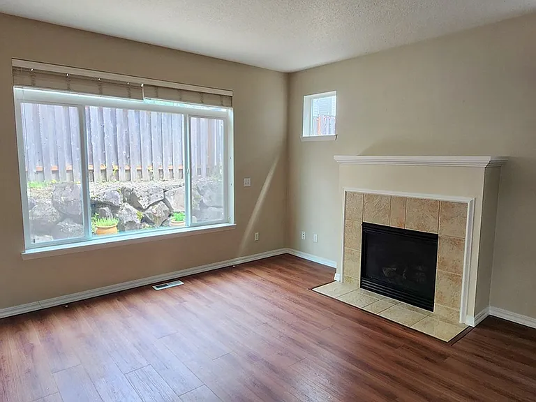 20781 SW Skiver St — Photo 4