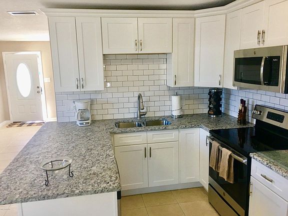 3rd image of 1404 Lillian Ln