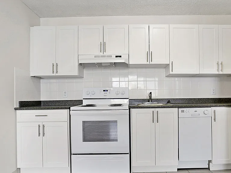 815 4th Ave SW — Photo 27