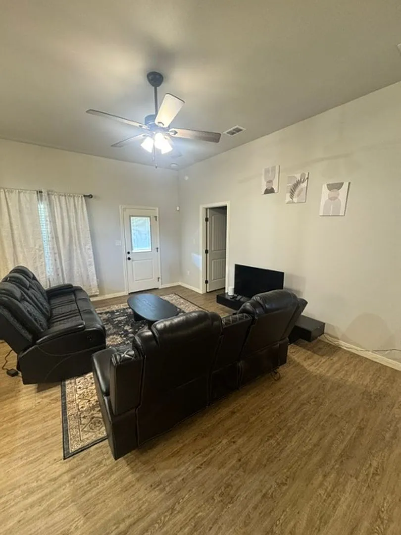 289 Showdown Rd — Photo 3