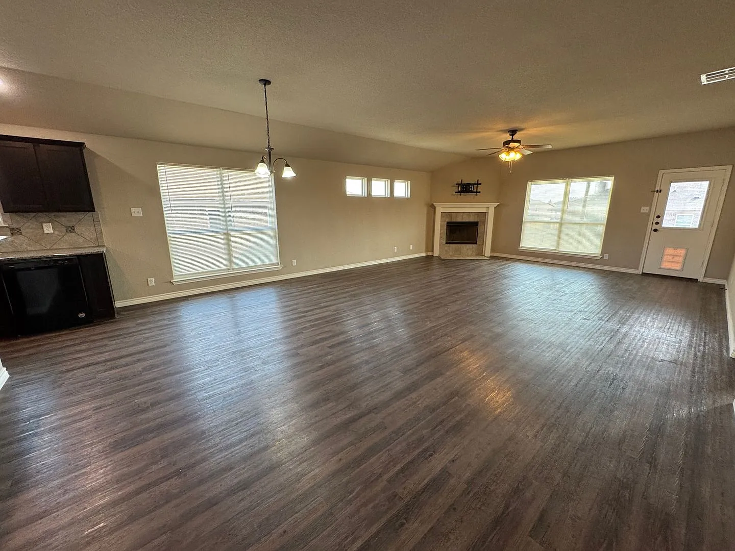 4-Bedroom House for Rent in Killeen — Photo 2