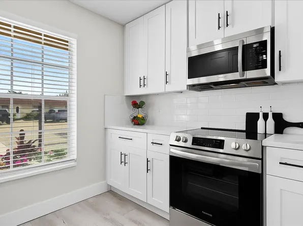 769 Nantucket Circle, Lake Worth, FL 33467