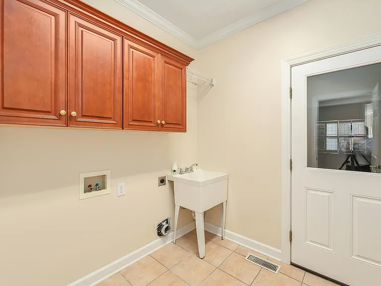 108 Barrett Pl — Photo 21