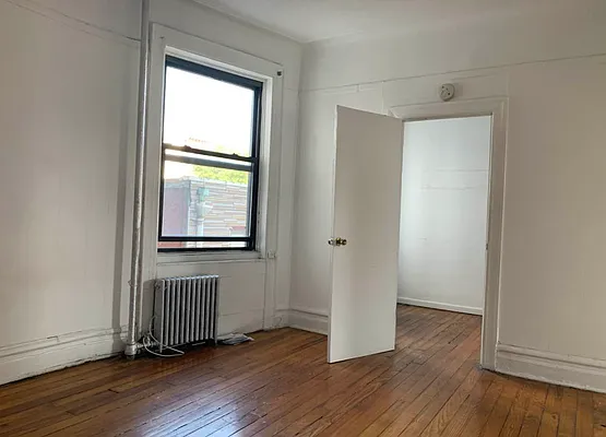 Rented by Space Link Realty | media 10