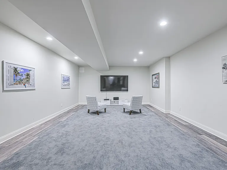 4 Candace Dr — Photo 20