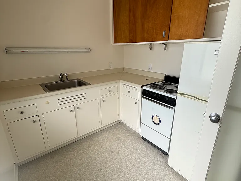 2110 Kittredge St #103 — Photo 9