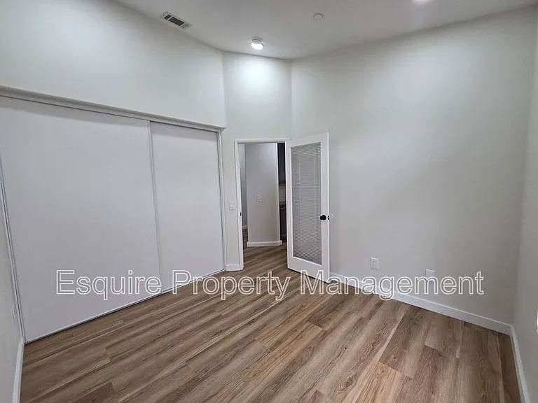4888 Ellington St — Photo 16