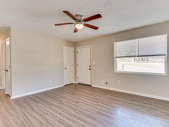 4th image of 2204 Sandra Court