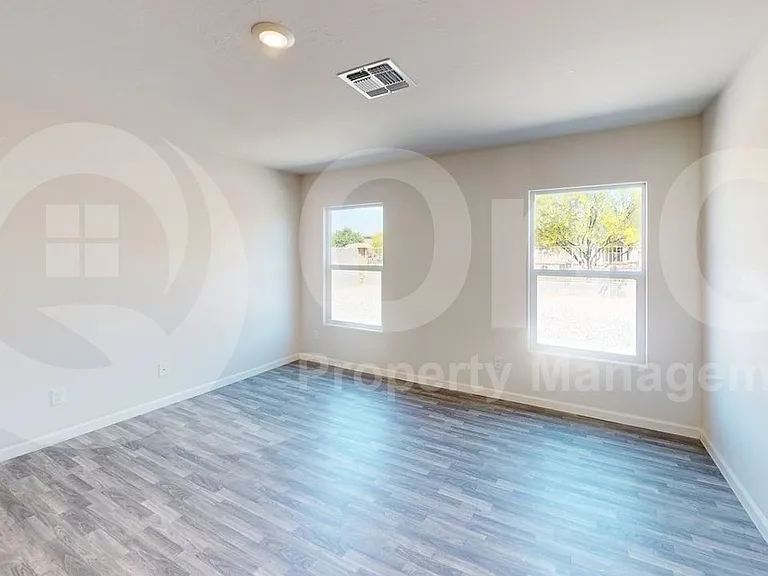 2064 E Velvet Pl — Photo 8