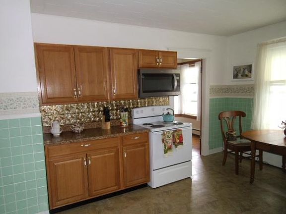 Kitchen, Front