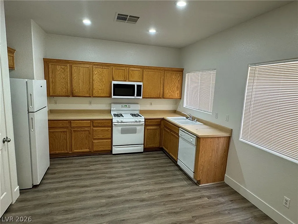 4 bed, 2.5 bath, 1623 sqft, $1,795 — Photo 3