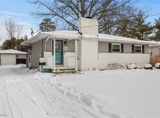 369 Windsor Dr, Elyria, OH 44035