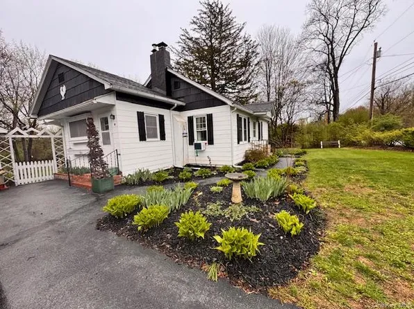 29 E Kerley Corners, Red Hook, NY 12571
