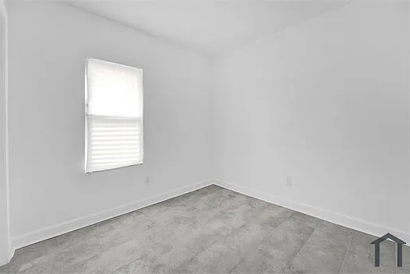 869 N Montgomery St — Photo 12