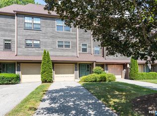 54 Beacon Hill Rd APT B, West Milford, NJ 07480