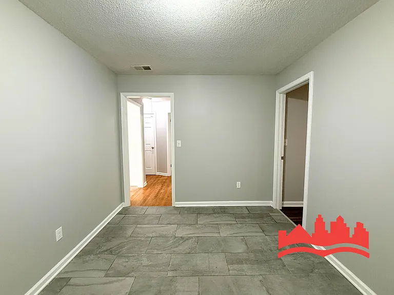 4960 Sherry Dr — Photo 10