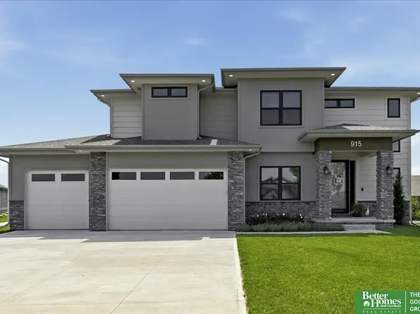 915 Elm Cir, Springfield, NE 68059