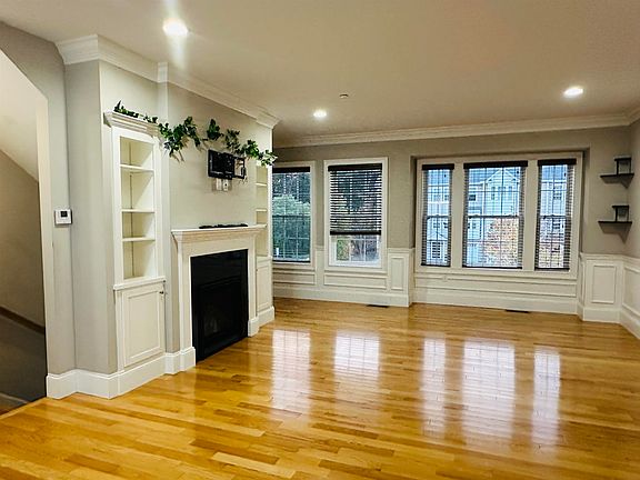 4th image of 27 Acadia Ln