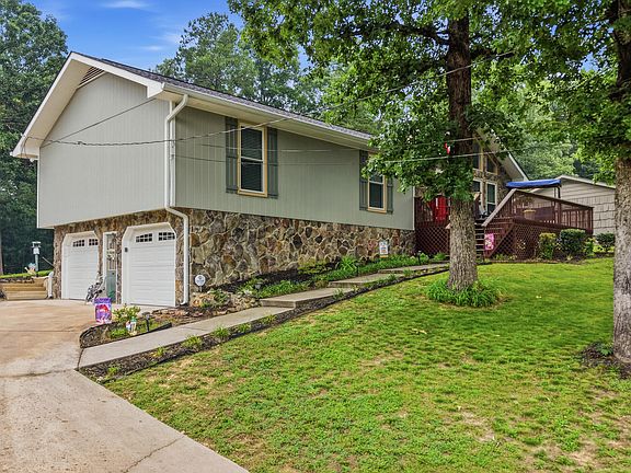 2nd image of 7048 Pinebrook Dr
