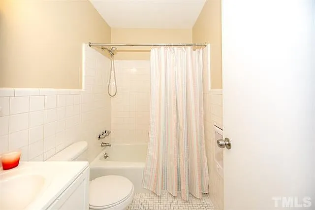 1026 Oakland Ave #1026 — Photo 4