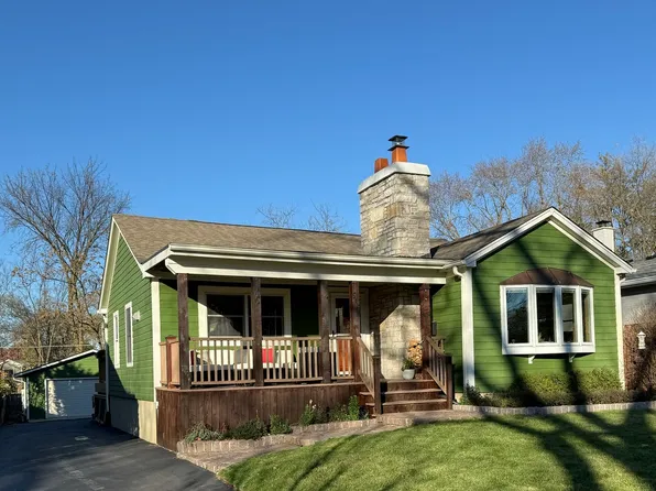 512 E Sunnyside Ave, Libertyville, IL 60048