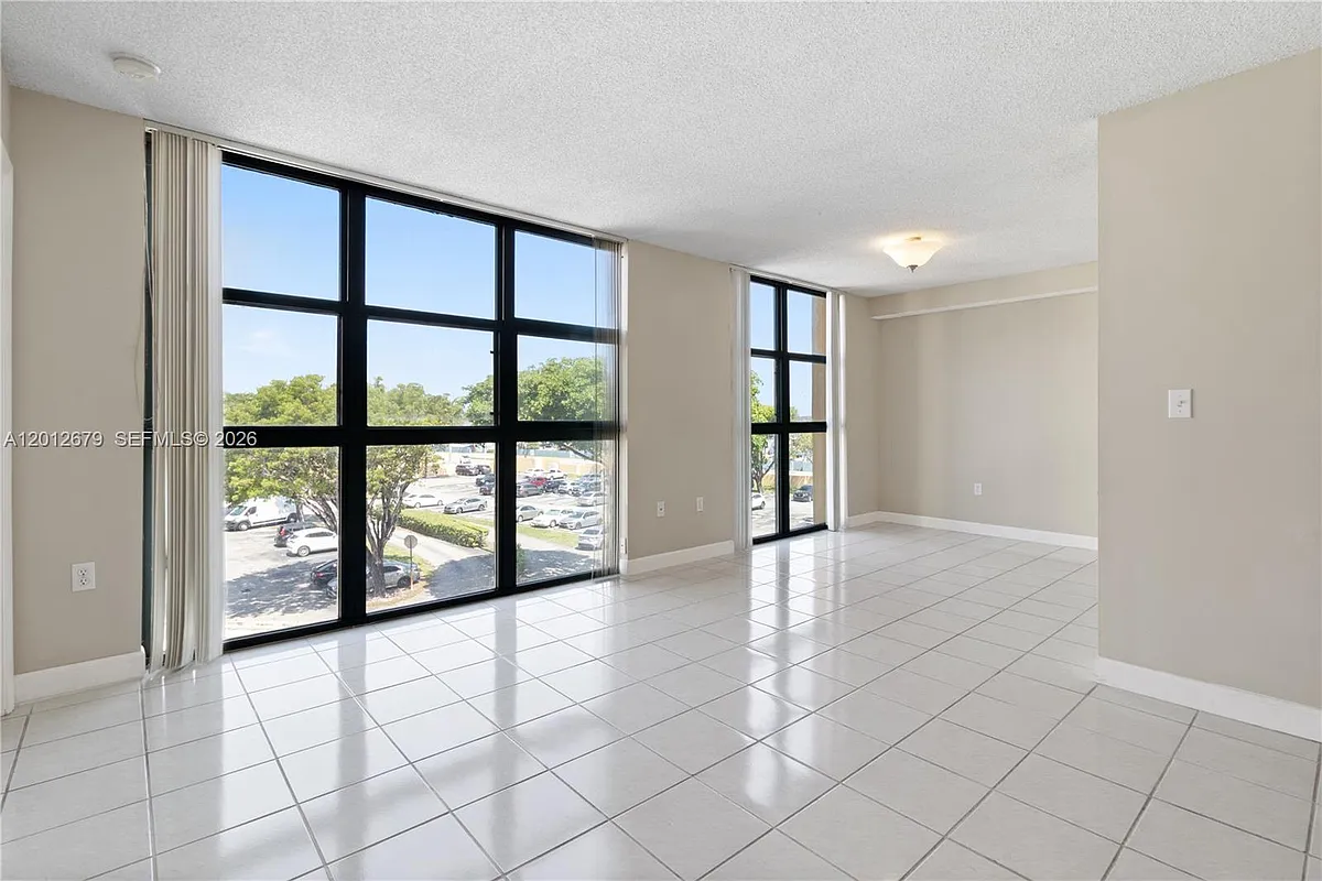 Building Photo - 11750 SW 18th St #401-1