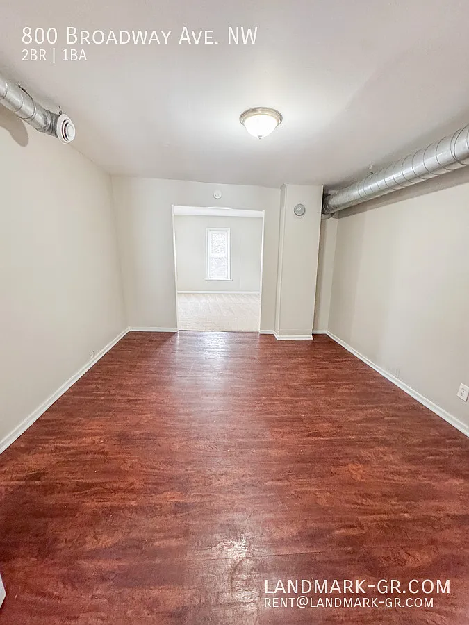 Updated 2 Bed/1 Bath — Photo 4