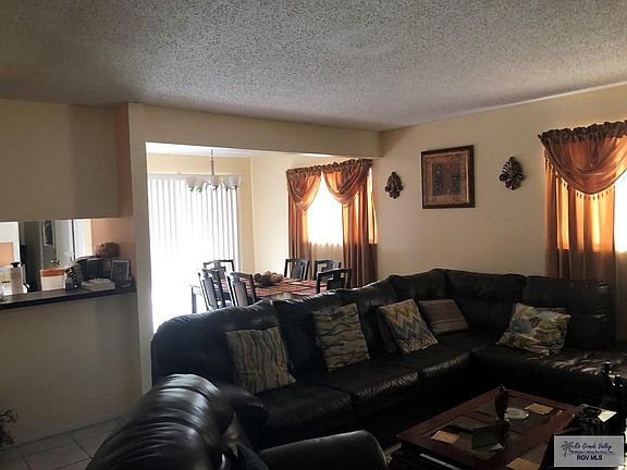 3rd image of 205 Downs Dr