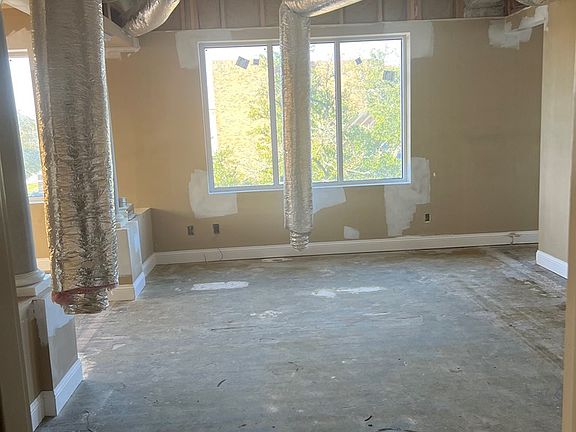 3rd image of 327 Main St #3