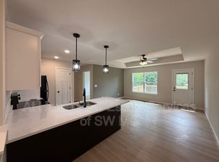 2759 S Meadowlark Ave, Springfield, MO 65807