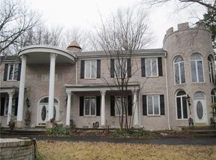 275 Afshari Dr, Florissant, MO