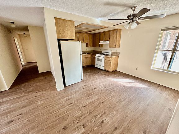 3rd image of 952 E Washington Ave APT D