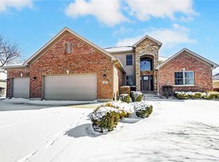 132 Deeter Dr, Englewood, OH 45322