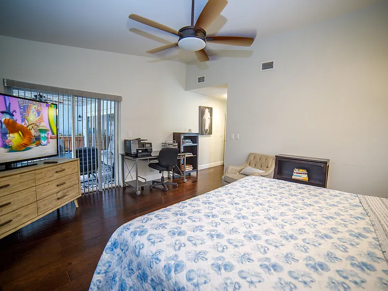 900 Cosmos Ct — Photo 22