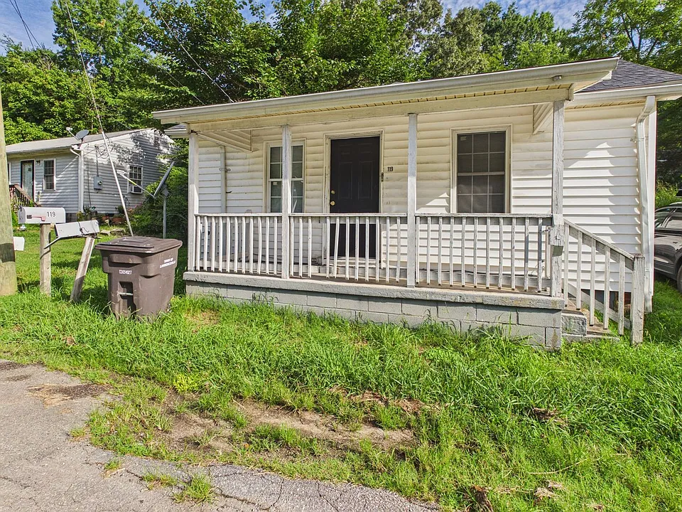119 Railroad St
