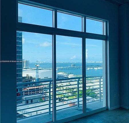 2nd image of 234 NE 3rd St Penthouse Uph02
